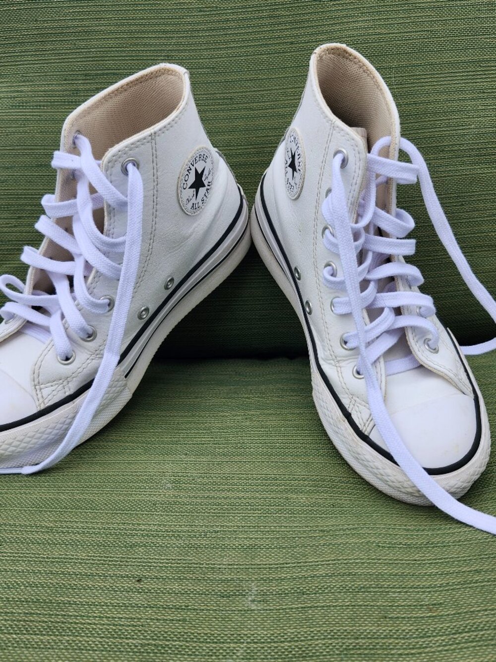 Converse Chuck Taylor All Star Youth Sz 3 White Leather High Top platform sneake